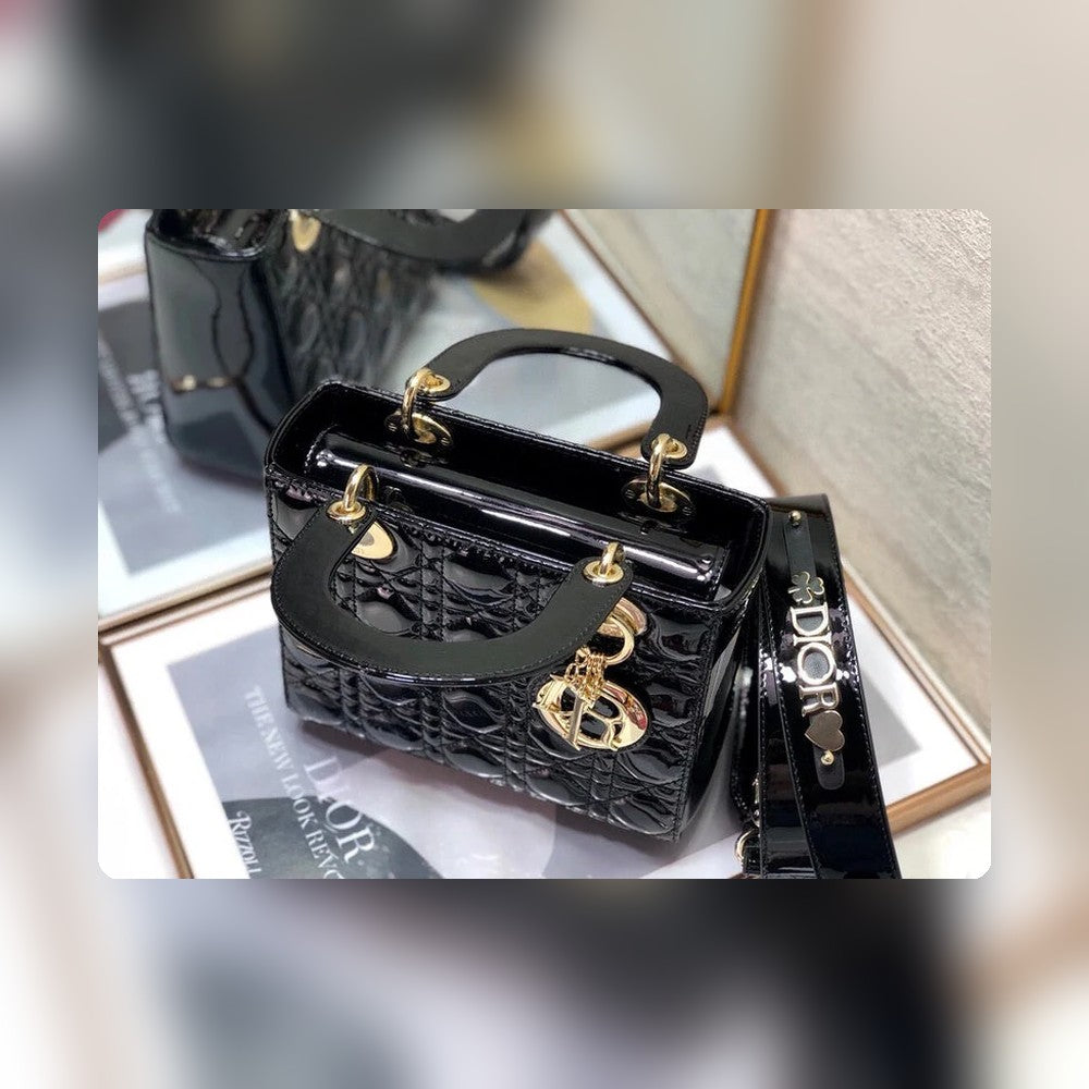 Anum Bags Detail