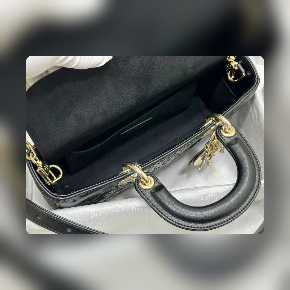 Anum Bags Detail