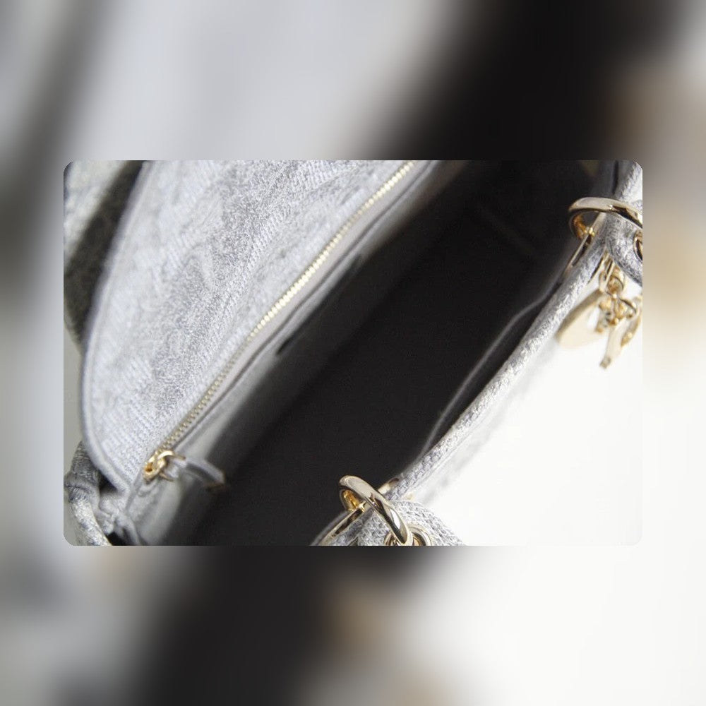 Anum Bags Detail