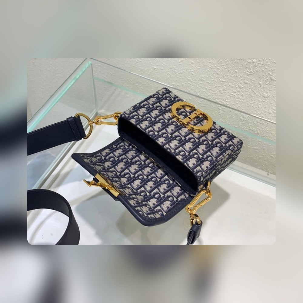 Anum Bags Detail