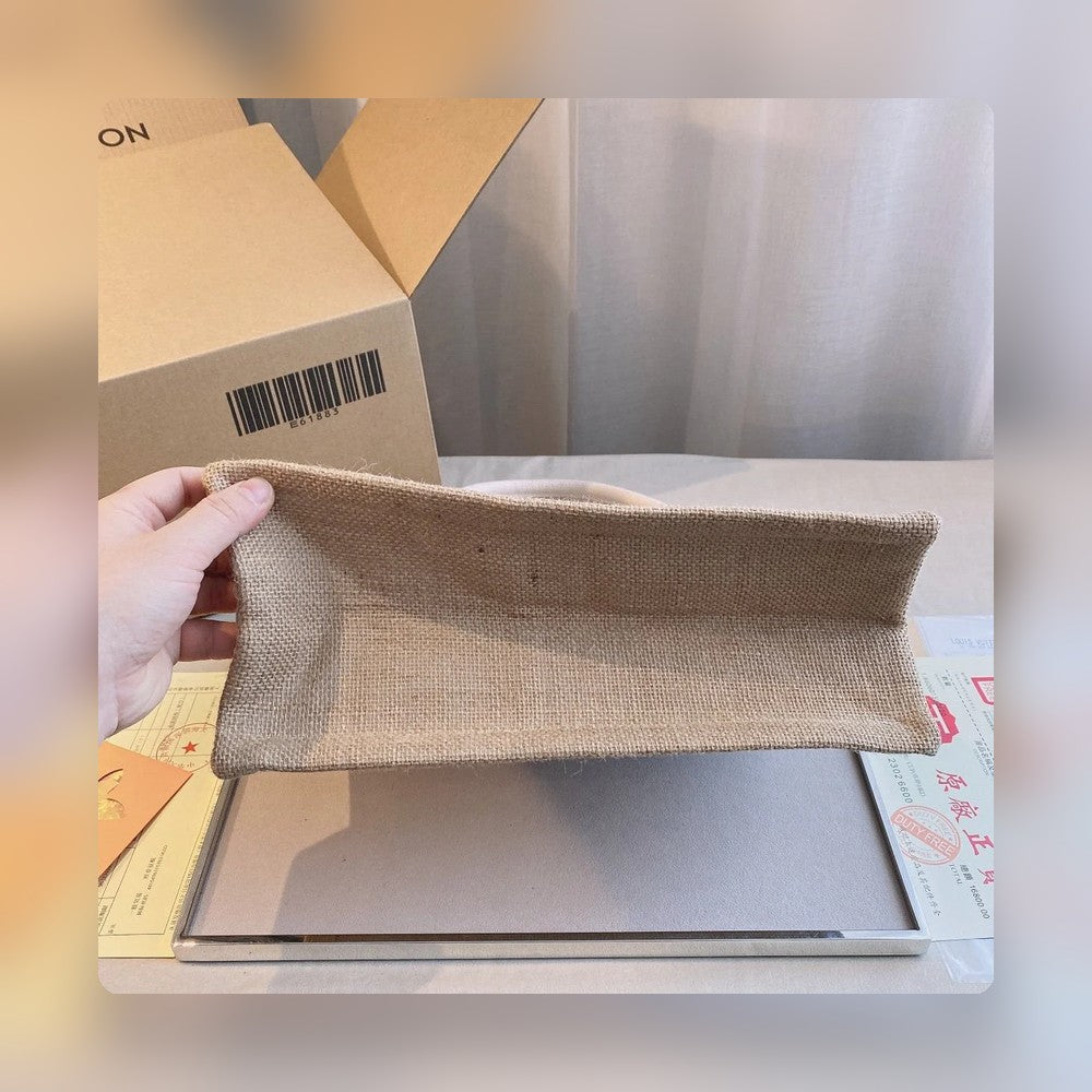 Anum Bags Detail