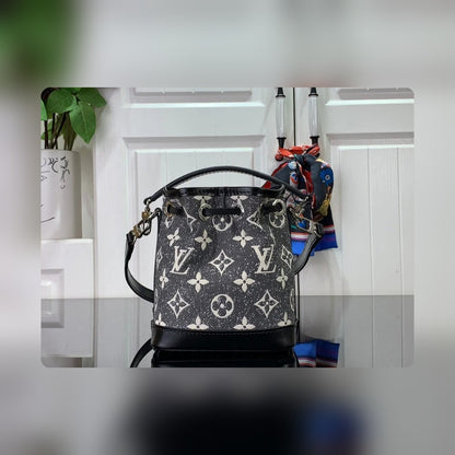 Anum Bags Detail