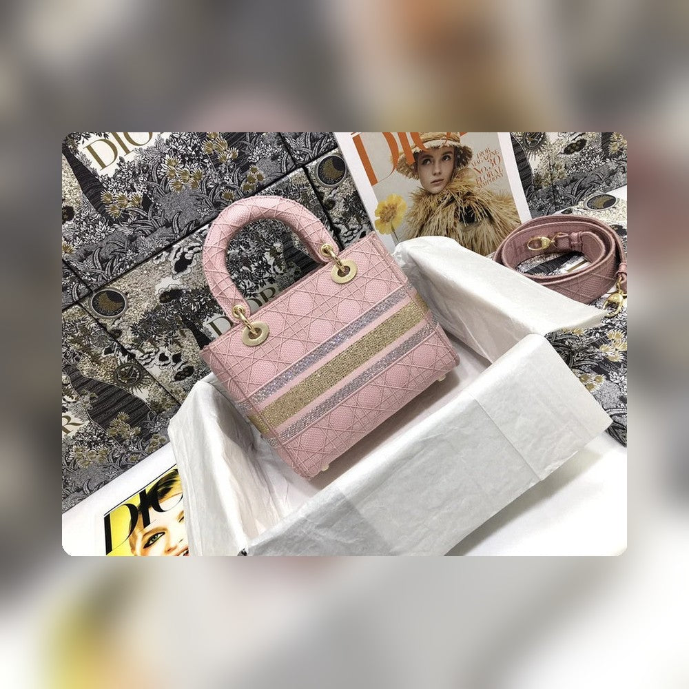 Anum Bags Detail