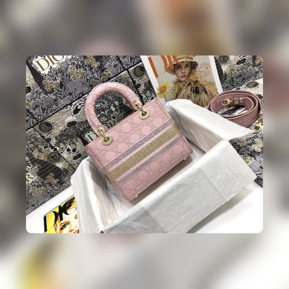 Anum Bags Detail