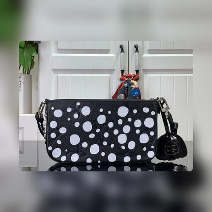 Anum Bags Detail