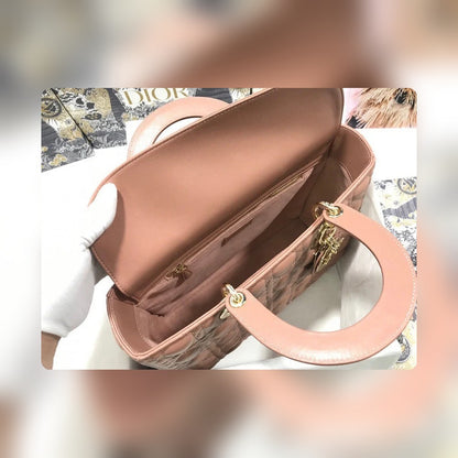 Anum Bags Detail