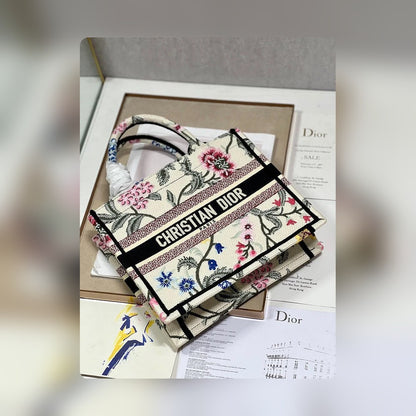 Anum Bags Detail