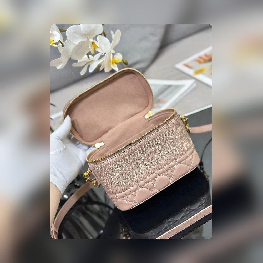 Anum Bags Detail