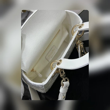 Anum Bags Detail