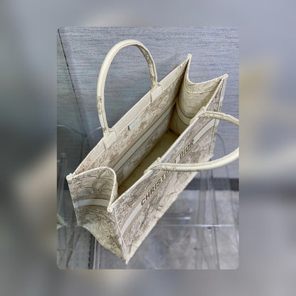 Anum Bags Detail