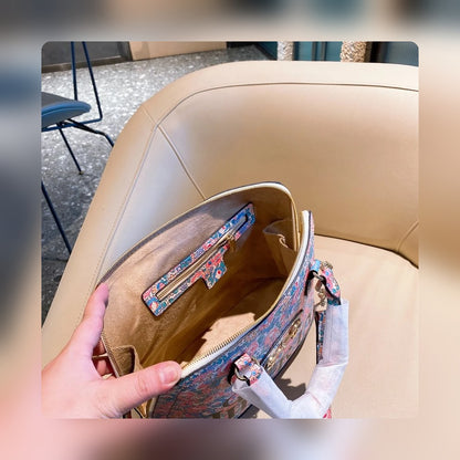 Anum Bags Detail