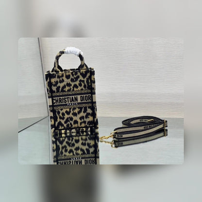 Anum Bags Detail