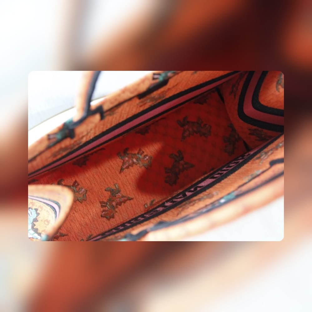 Anum Bags Detail