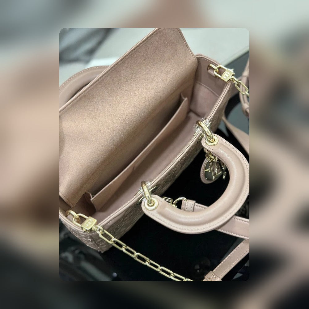 Anum Bags Detail
