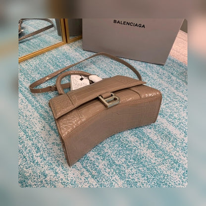 new-luxury-designer-bags-nm24081
