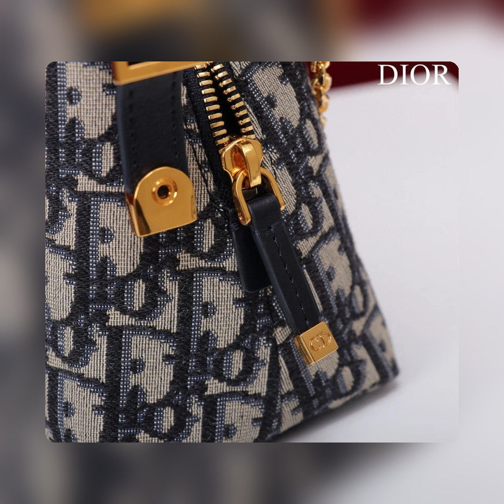 Anum Bags Detail