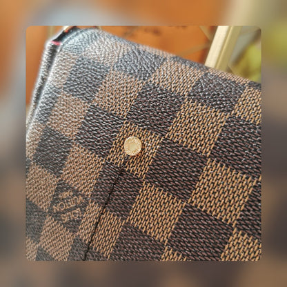 Anum Bags Detail