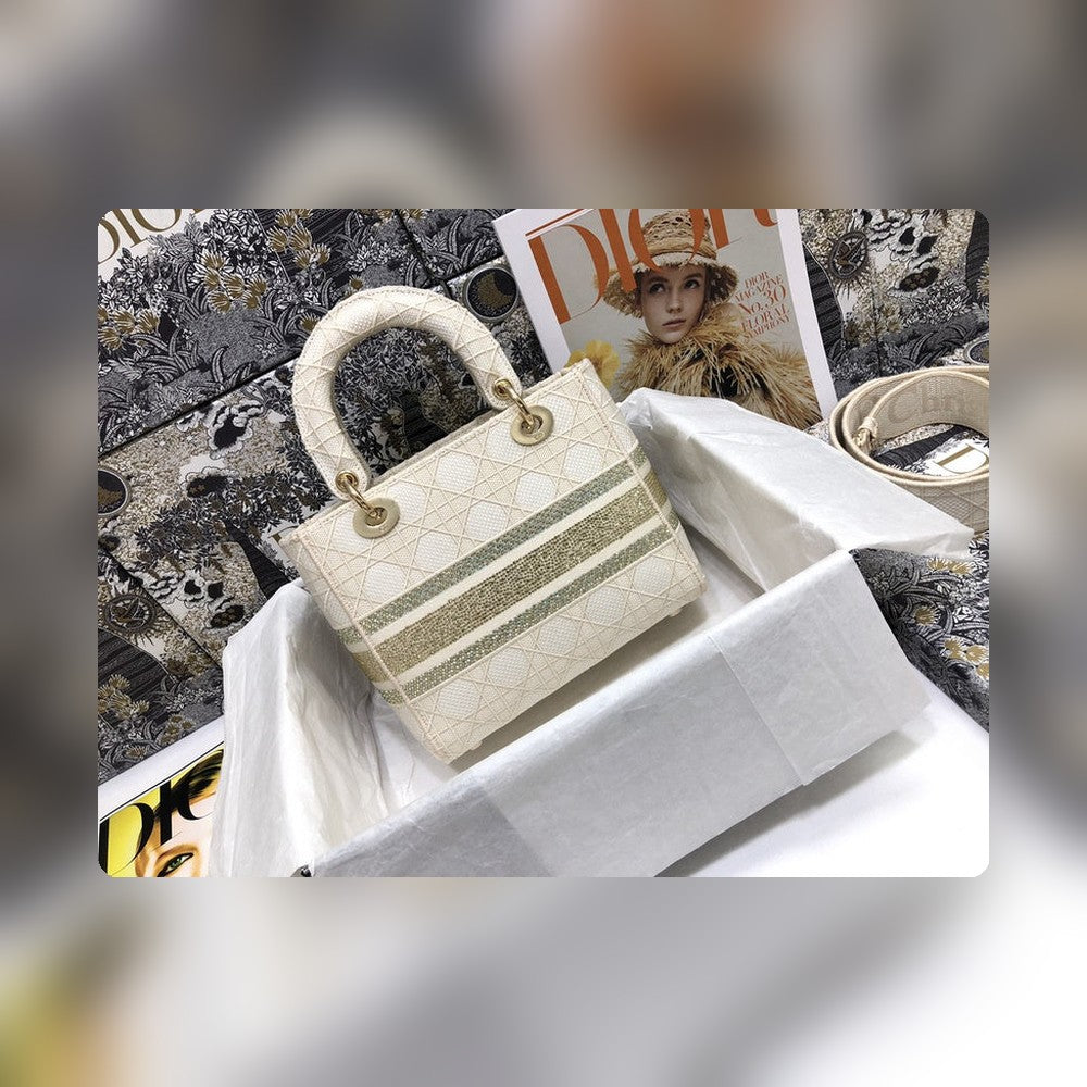 Anum Bags Detail