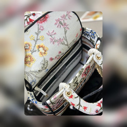 Anum Bags Detail