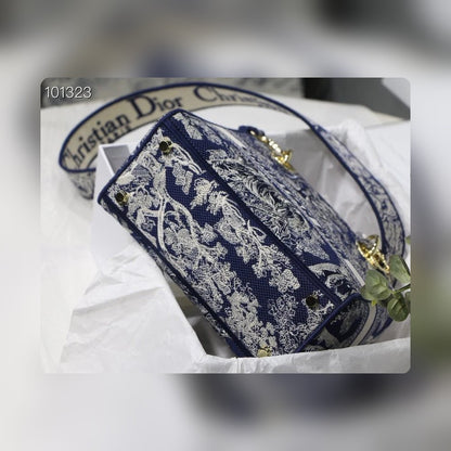 Anum Bags Detail