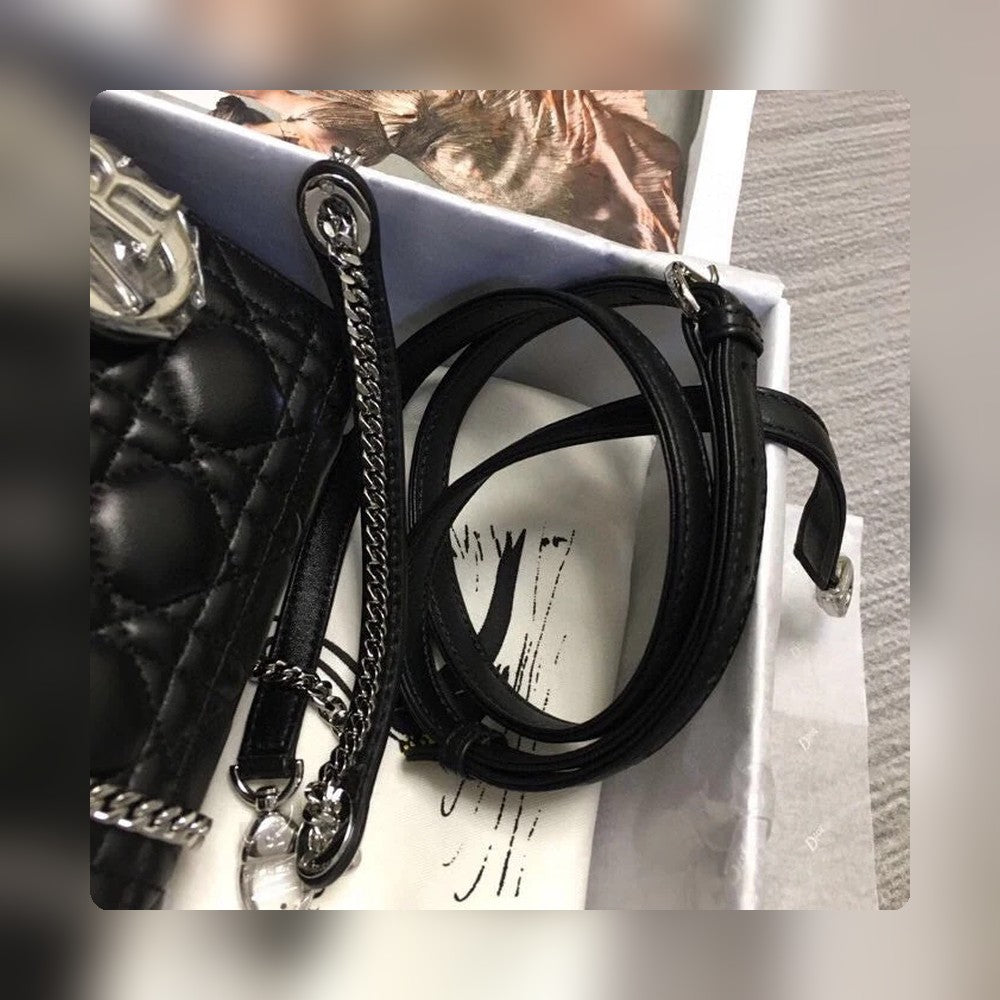 Anum Bags Detail