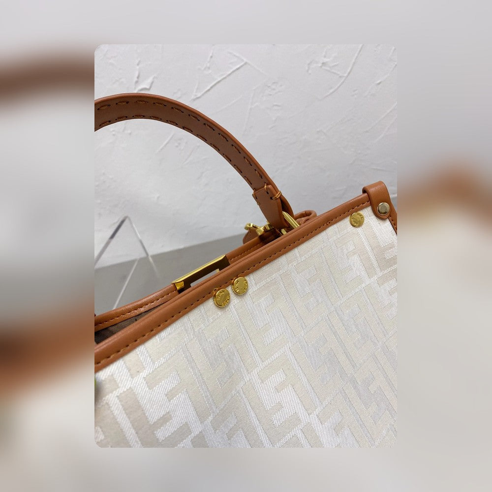 Anum Bags Detail