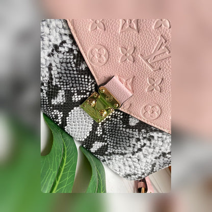 Anum Bags Detail