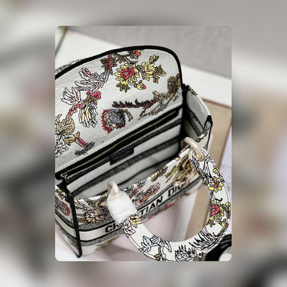 Anum Bags Detail
