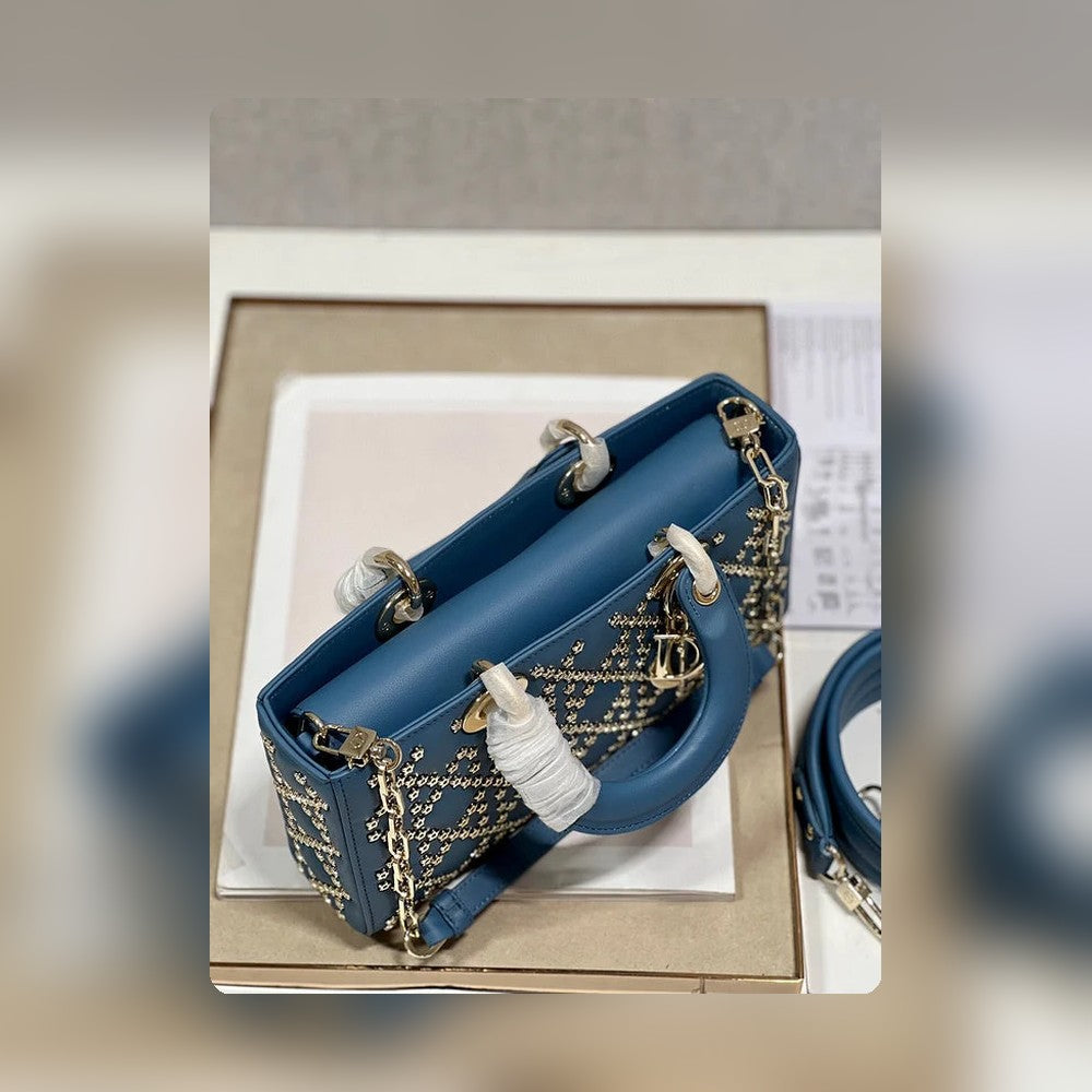 Anum Bags Detail