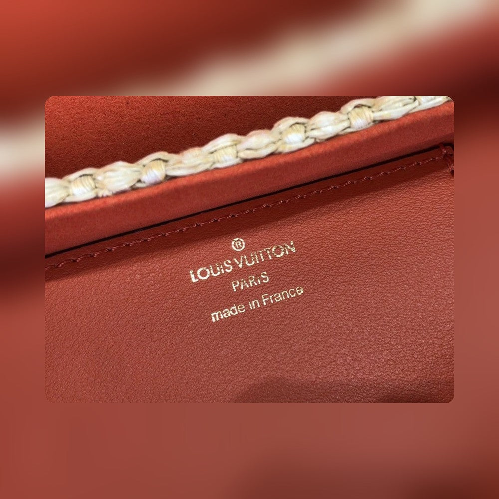 Anum Bags Detail