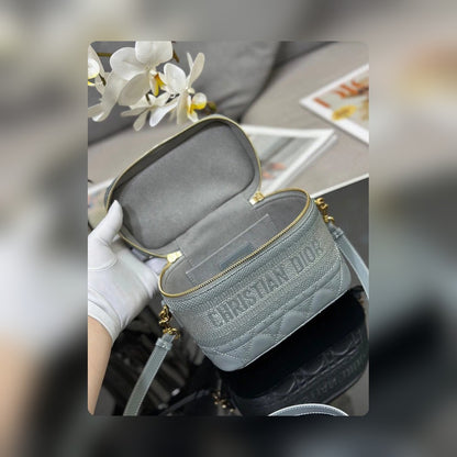 Anum Bags Detail