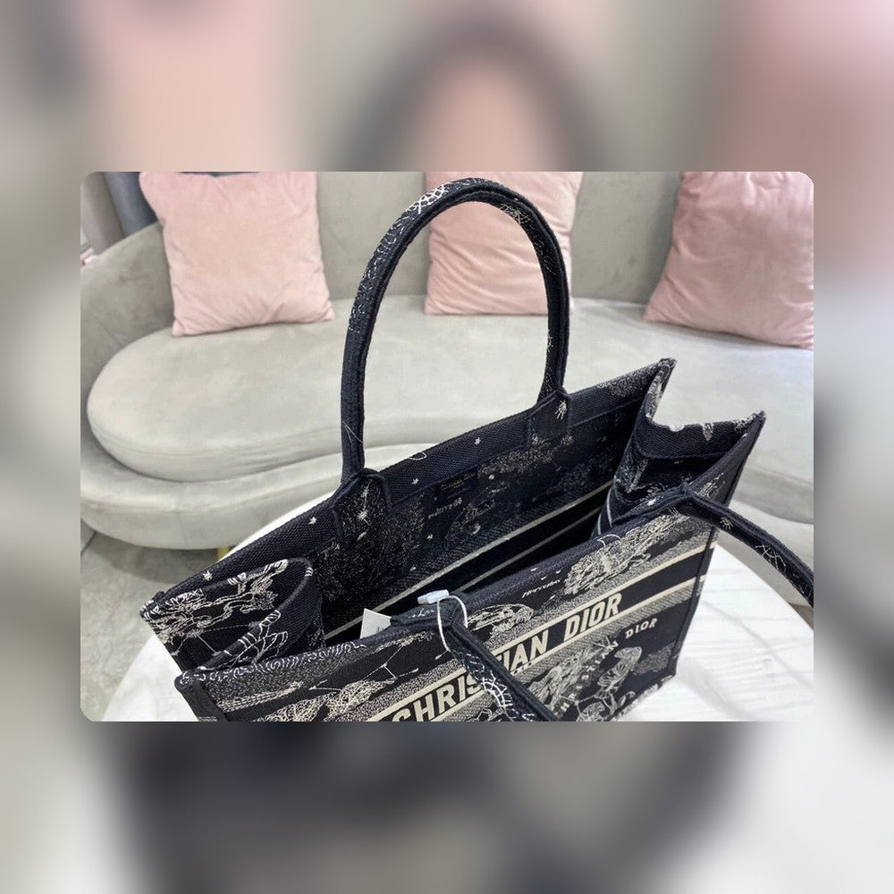Anum Bags Detail