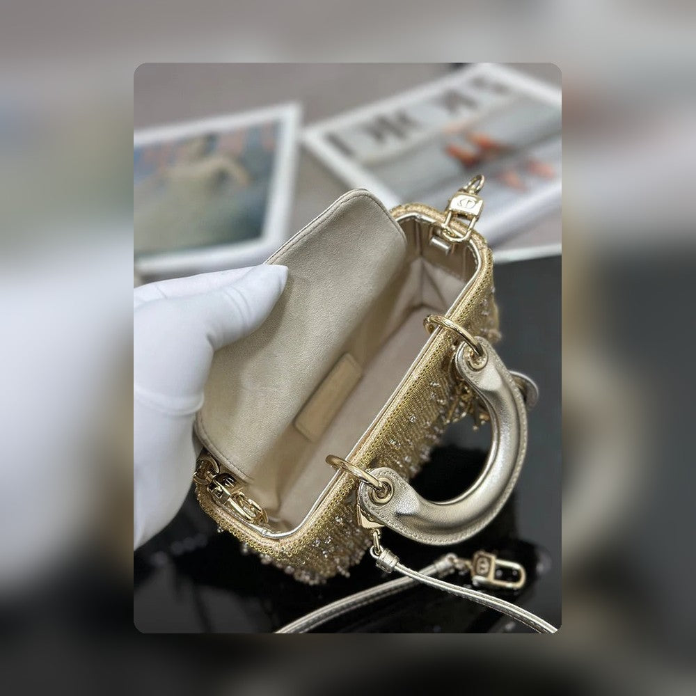 Anum Bags Detail