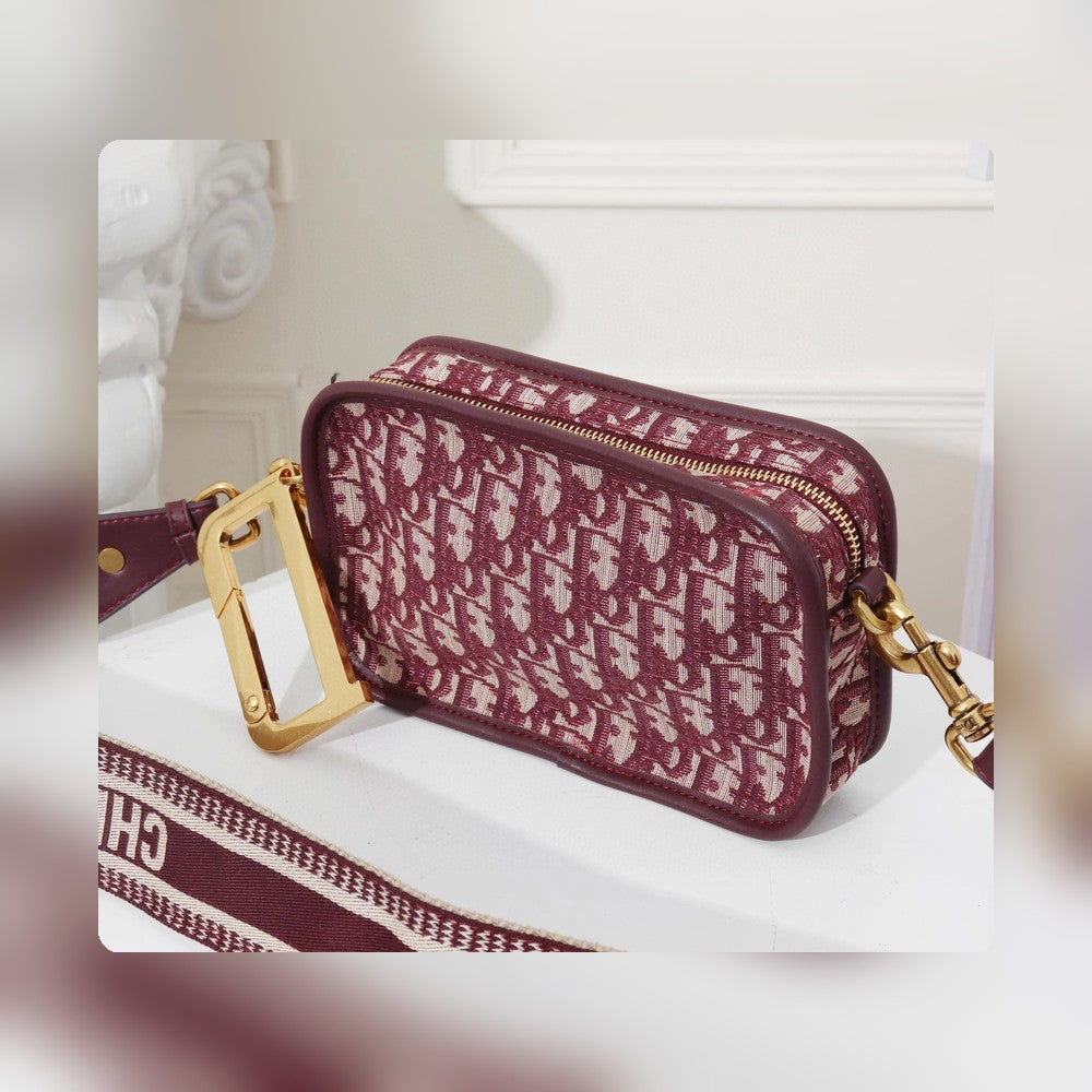 Anum Bags Detail