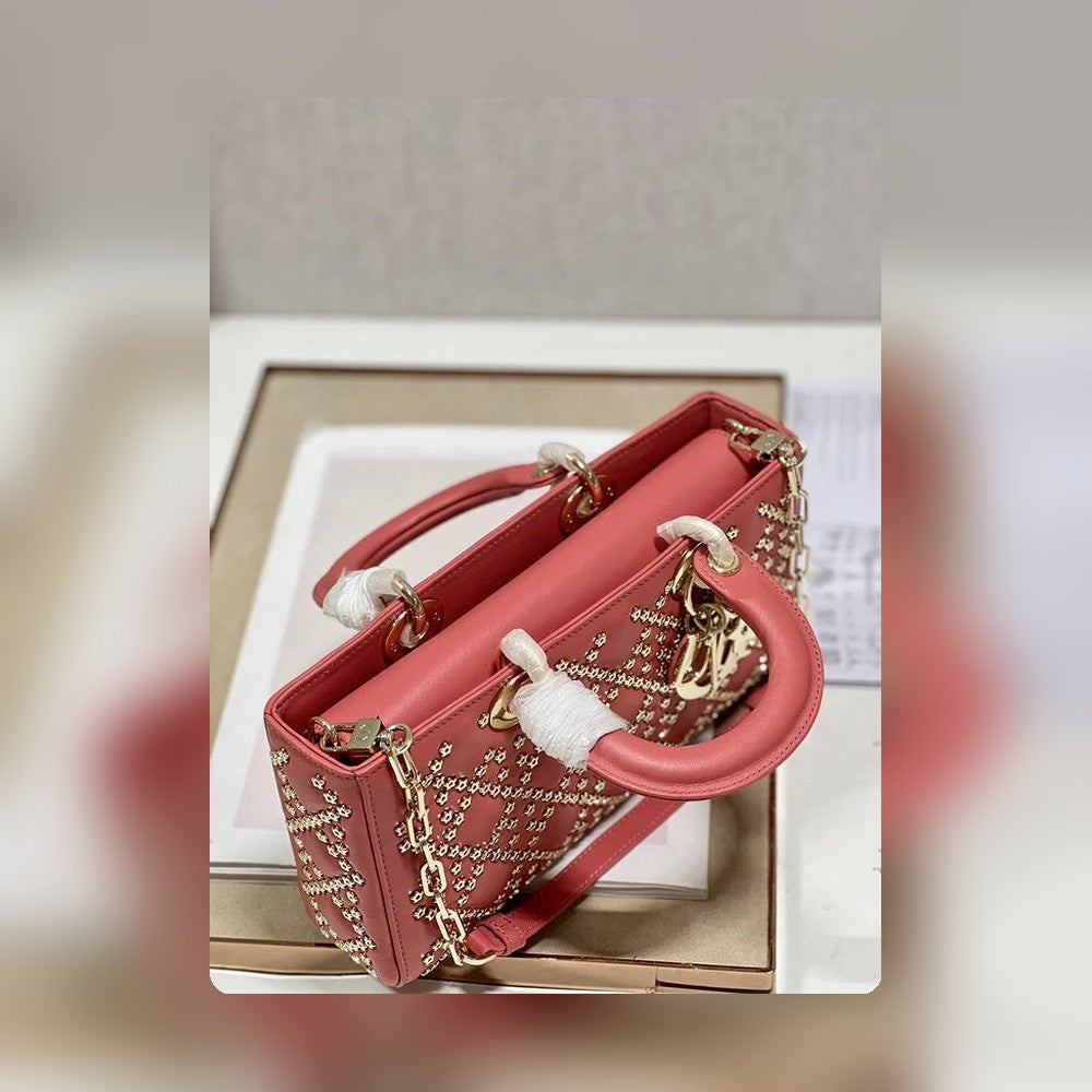 Anum Bags Detail