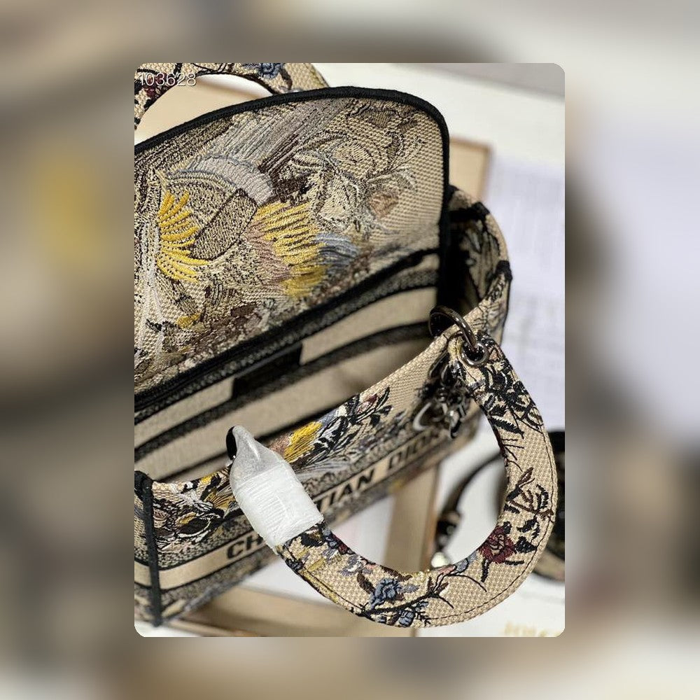 Anum Bags Detail