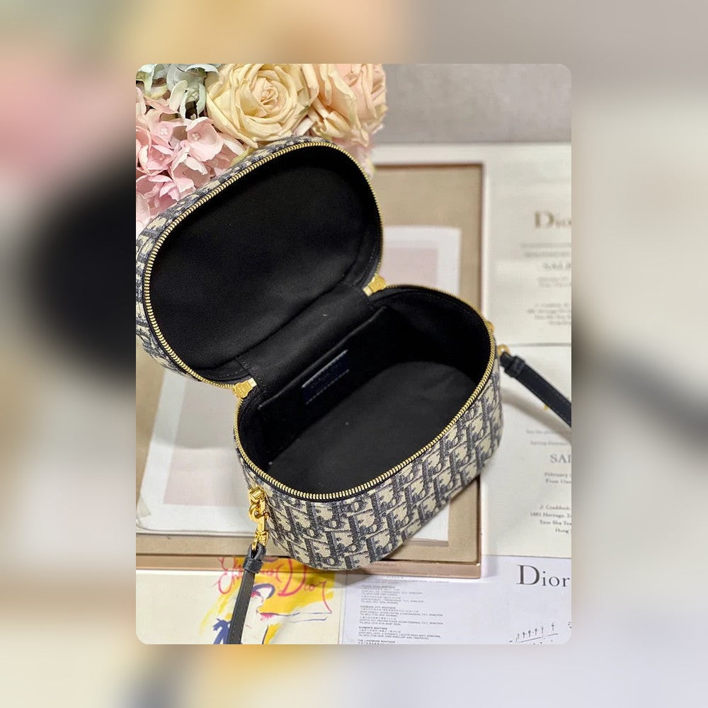 Anum Bags Detail