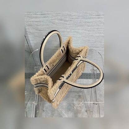 Anum Bags Detail