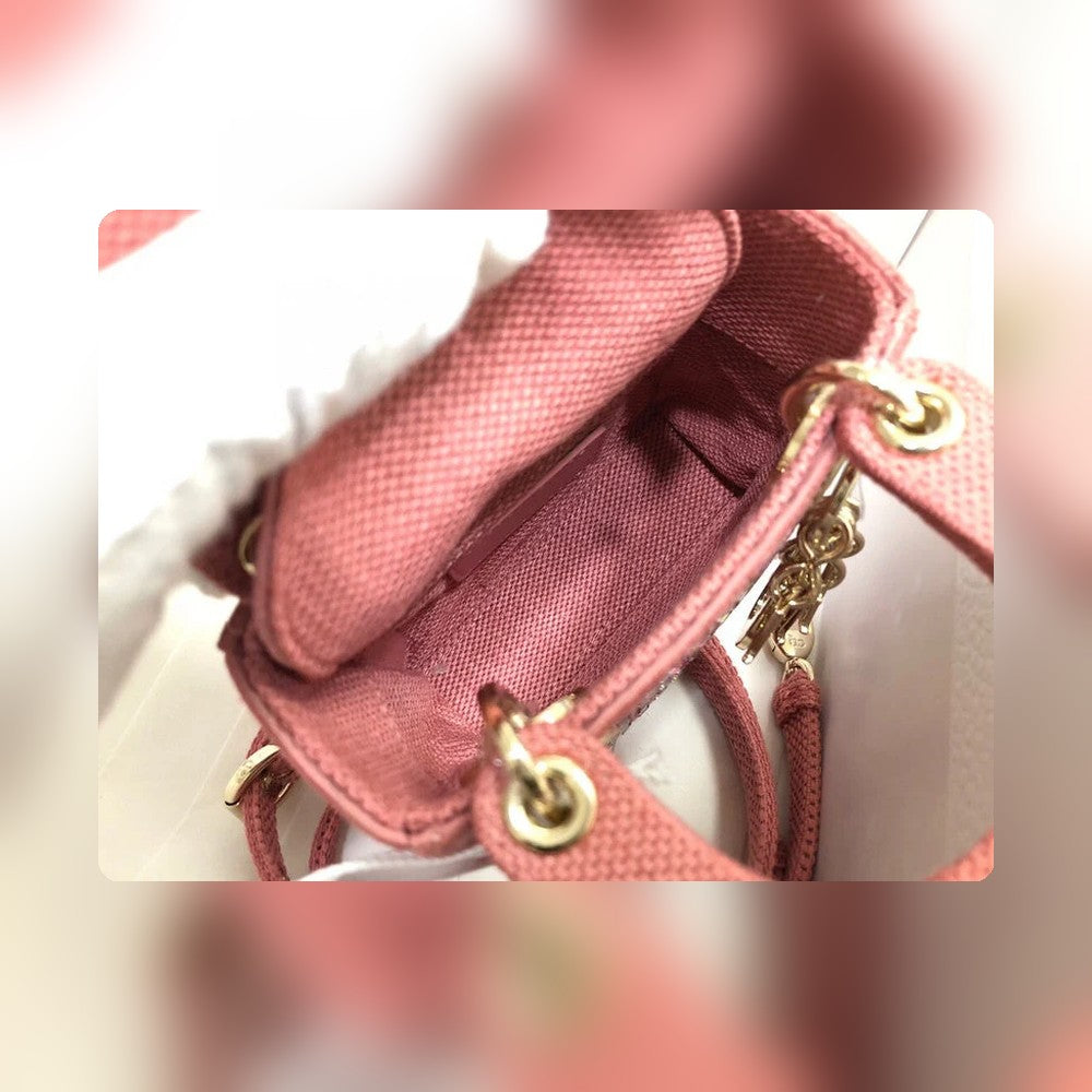 Anum Bags Detail