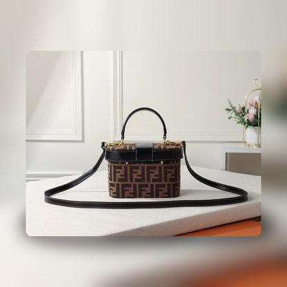 Anum Bags Detail