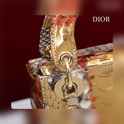 Anum Bags Detail