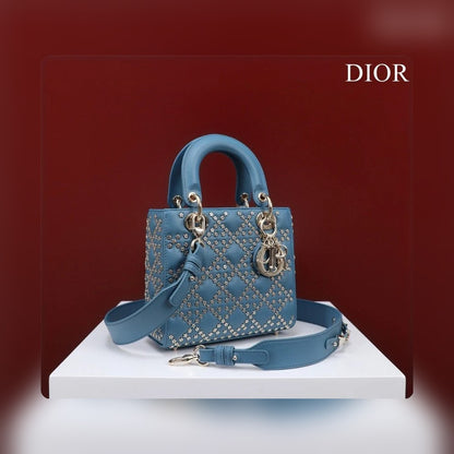 Anum Bags Detail