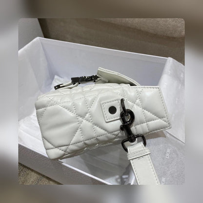 Anum Bags Detail