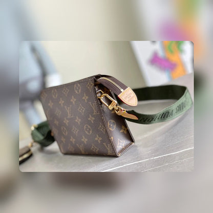 Anum Bags Detail
