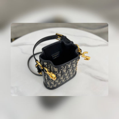 Anum Bags Detail