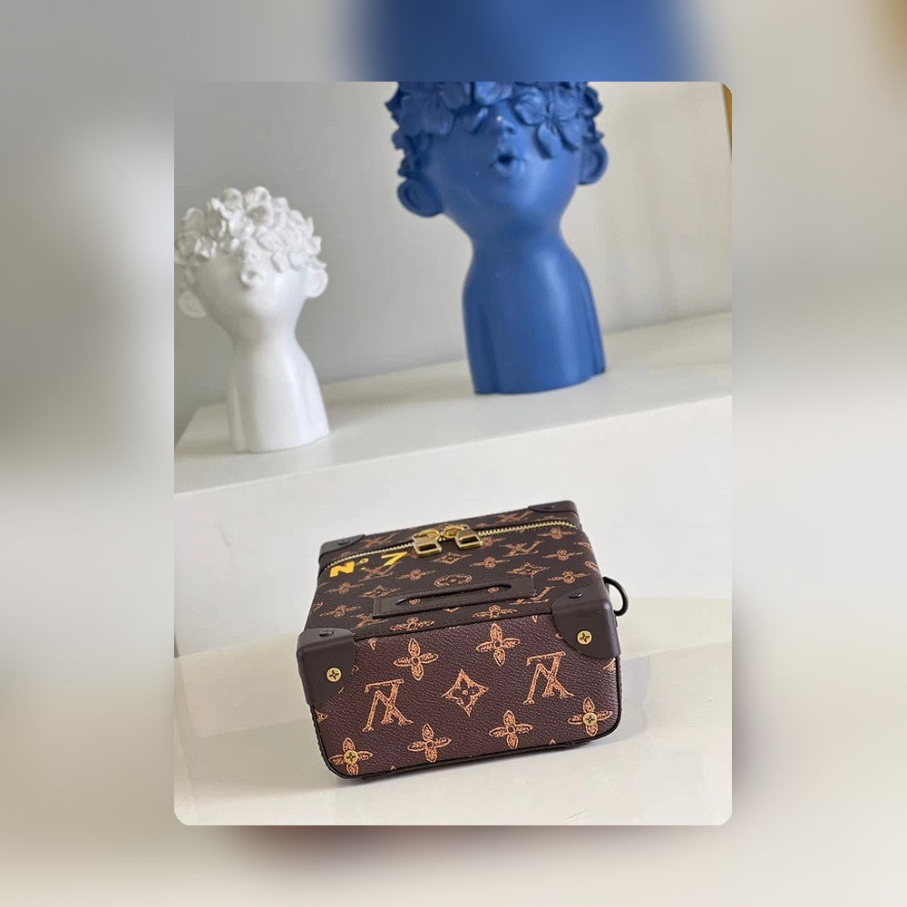 Anum Bags Detail