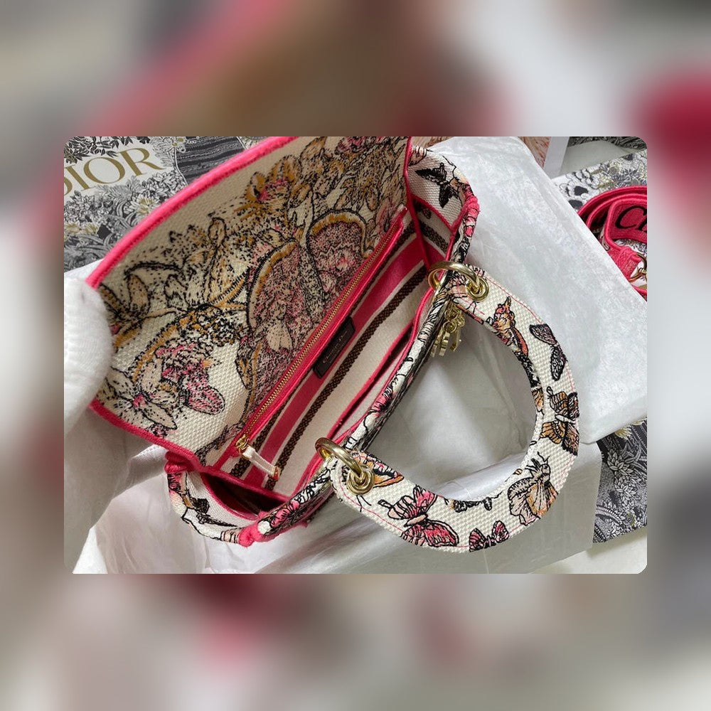 Anum Bags Detail