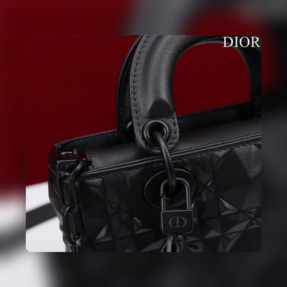 Anum Bags Detail