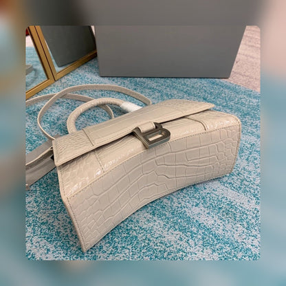 new-luxury-designer-bags-nm24071