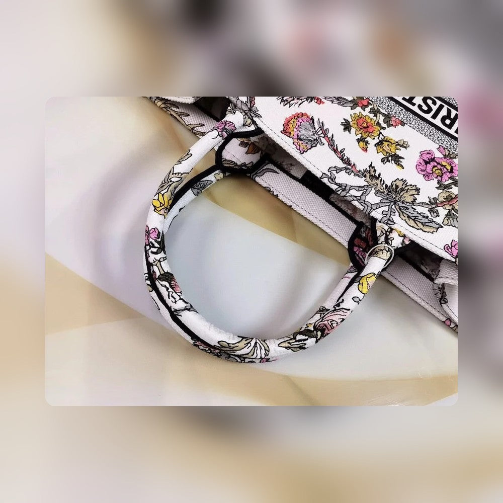 Anum Bags Detail